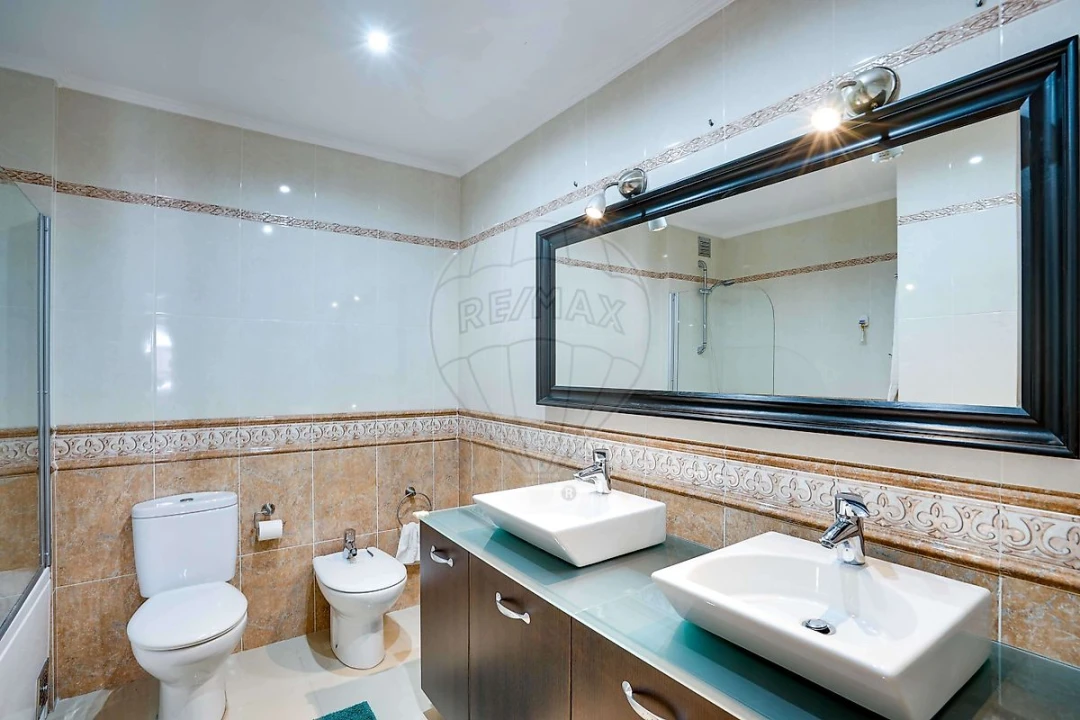 Apartamento T5 para Venda em Carcavelos e Parede Foto 39