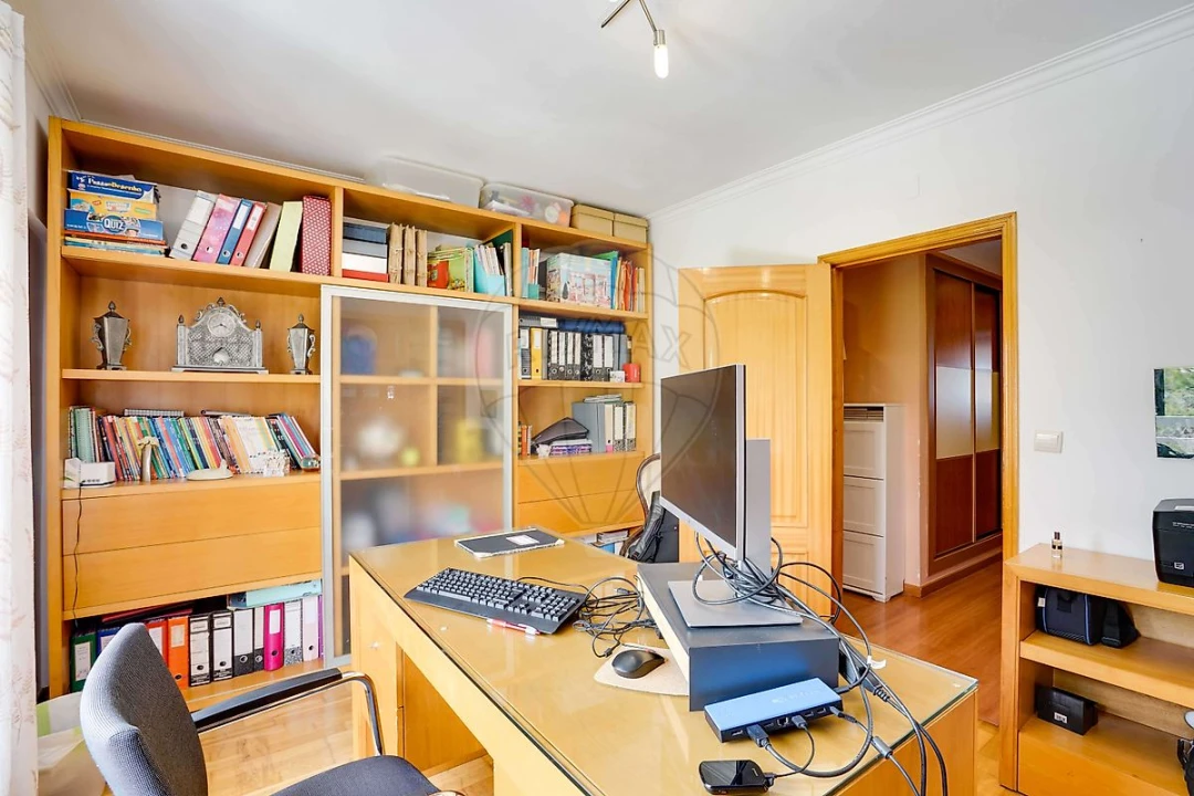 Apartamento T5 para Venda em Carcavelos e Parede Foto 35