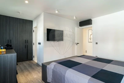 Moradia T5 para Venda em Ramada e Caneças