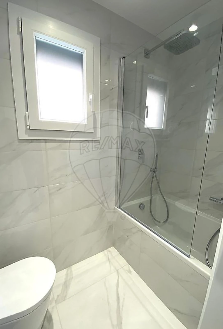 Moradia T5 para Venda em Ramada e Caneças Foto 3