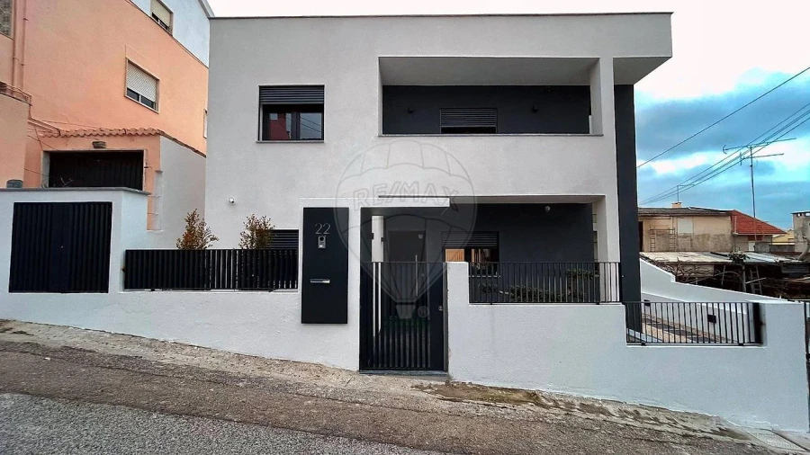 Moradia T5 para Venda em Ramada e Caneças Foto 16