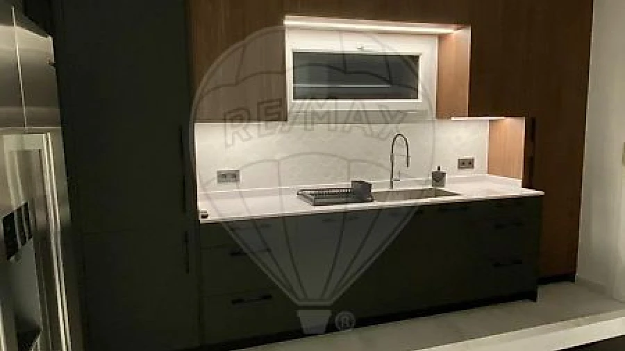 Moradia T5 para Venda em Ramada e Caneças