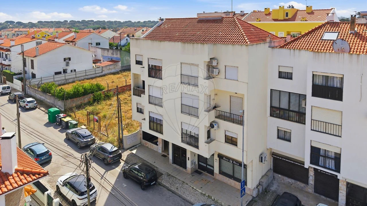 Apartamento T2 para Venda em Quinta do Conde Foto 7
