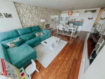 Apartamento T3 para Arrendamento em Glória e Vera Cruz