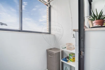 Apartamento T1 para Venda em Santa Marinha e São Pedro da Afurada