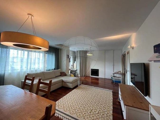 Apartamento T3 para Arrendamento em Glória e Vera Cruz