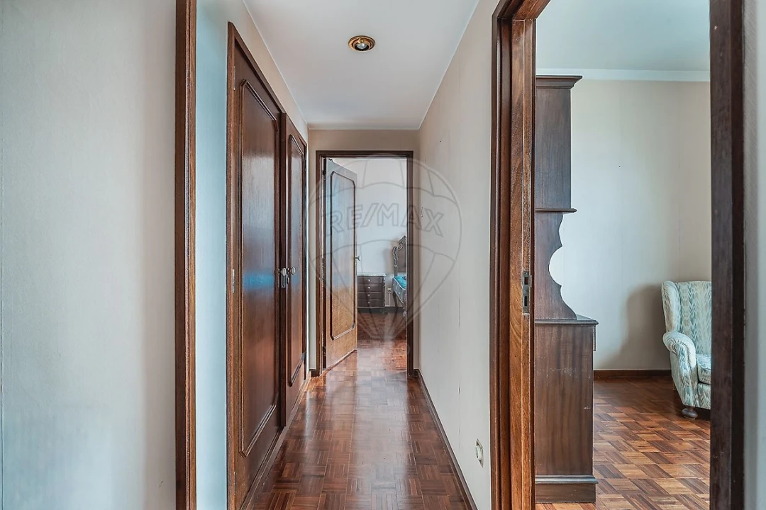 Apartamento T4 para Arrendamento em Lordelo do Ouro e Massarelos Foto 19