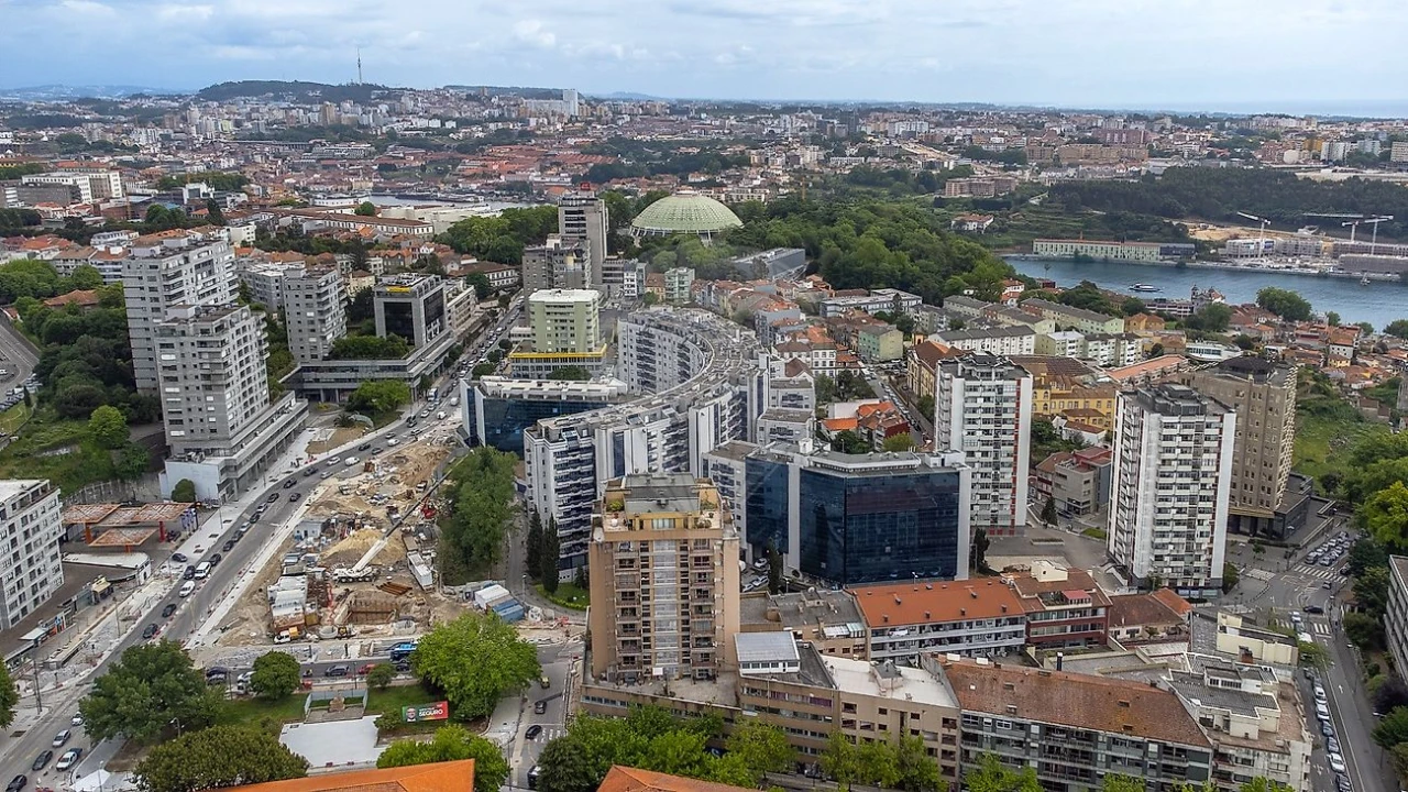 Apartamento T4 para Arrendamento em Lordelo do Ouro e Massarelos Foto 39