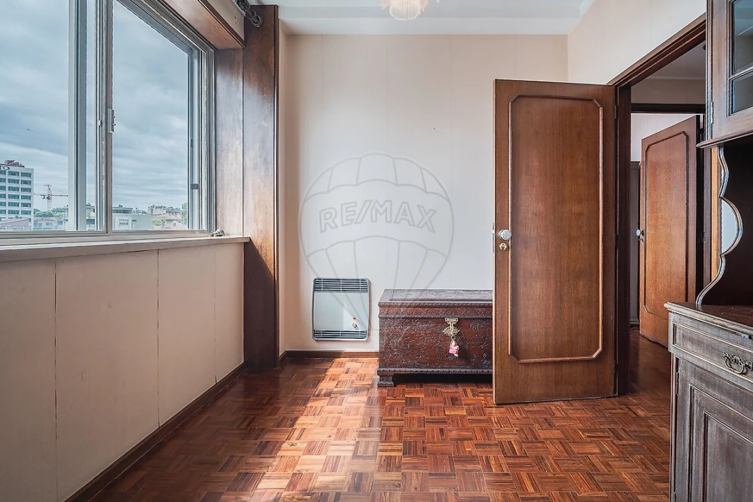 Apartamento T4 para Arrendamento em Lordelo do Ouro e Massarelos Foto 21