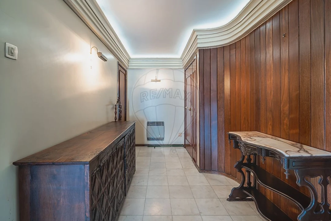 Apartamento T4 para Arrendamento em Lordelo do Ouro e Massarelos Foto 1