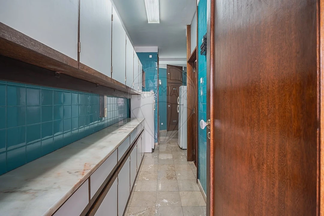 Apartamento T4 para Arrendamento em Lordelo do Ouro e Massarelos Foto 2