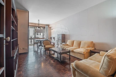 Apartamento T4 para Arrendamento em Lordelo do Ouro e Massarelos