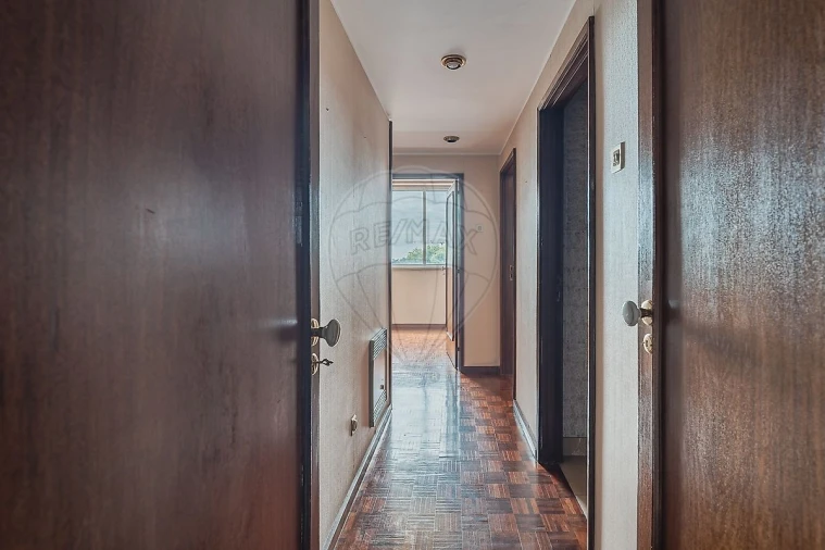 Apartamento T4 para Arrendamento em Lordelo do Ouro e Massarelos Foto 12