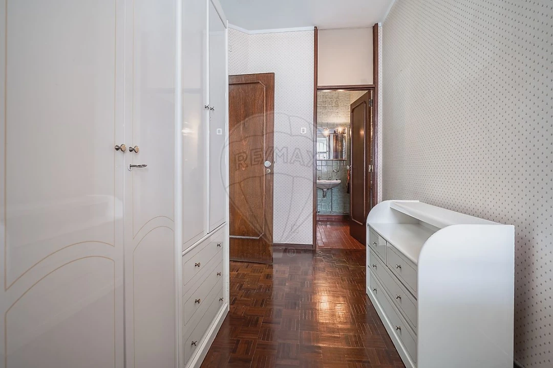 Apartamento T4 para Arrendamento em Lordelo do Ouro e Massarelos Foto 7