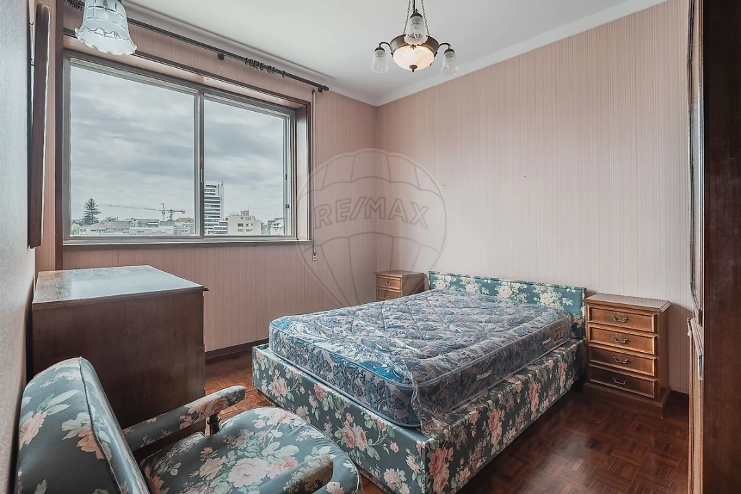 Apartamento T4 para Arrendamento em Lordelo do Ouro e Massarelos Foto 17