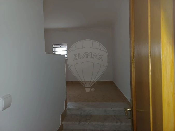 Loja para Venda em Sacavém e Prior Velho Foto 5
