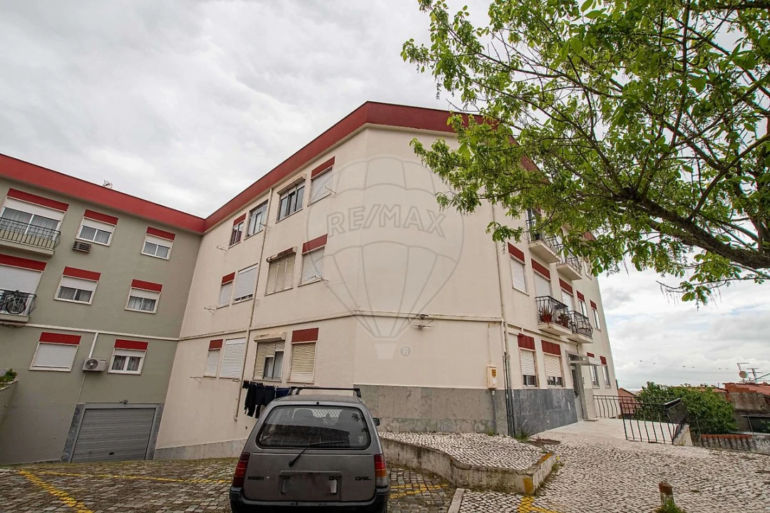Apartamento T2 para Venda em Santa Iria de Azoia, São João da Talha e Bobadela Foto 3