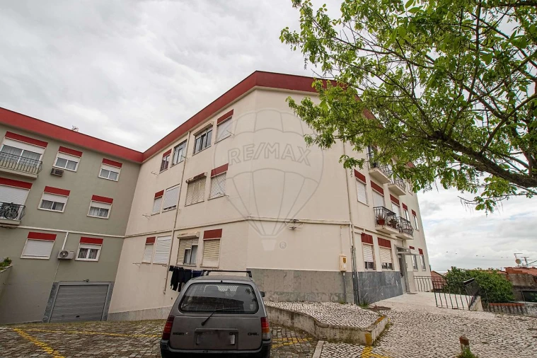 Apartamento T2 para Venda em Santa Iria de Azoia, São João da Talha e Bobadela Foto 3