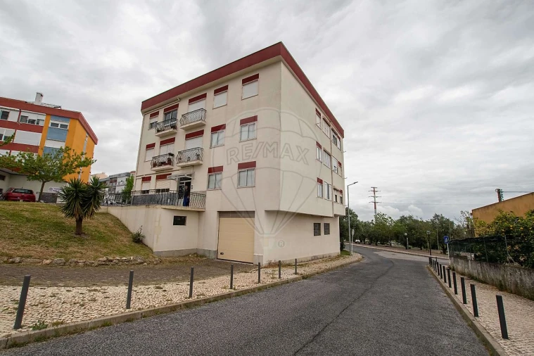Apartamento T2 para Venda em Santa Iria de Azoia, São João da Talha e Bobadela Foto 2