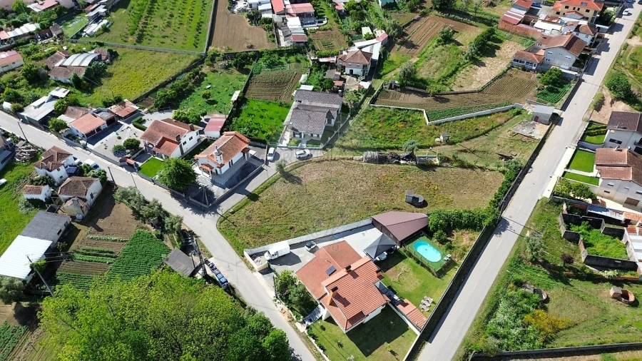 Terreno para Venda em Valongo do Vouga Foto 3