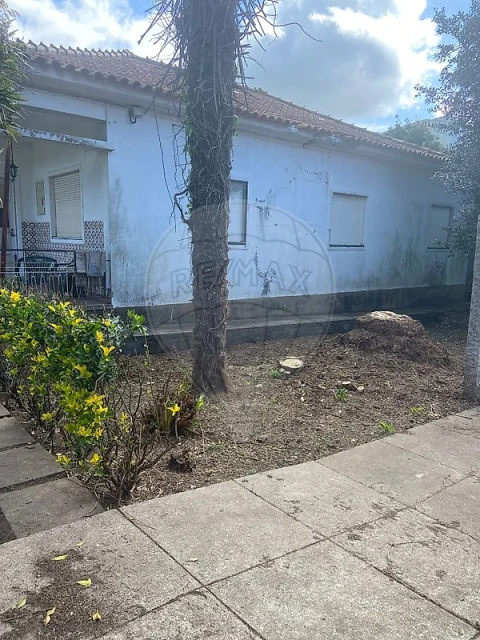 Moradia T4 para Venda em Moreira