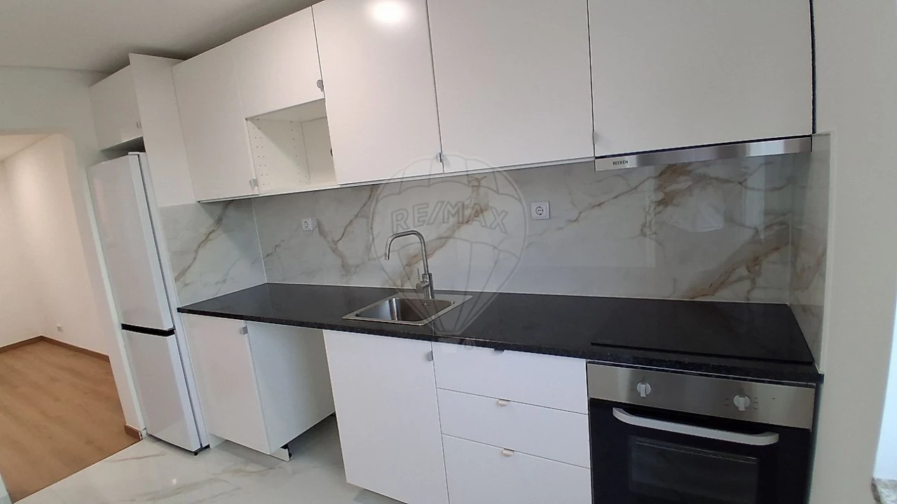 Apartamento T2 para Arrendamento em Mafamude e Vilar do Paraíso Foto 3