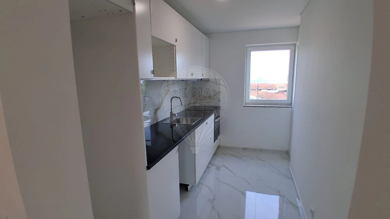 Apartamento T2 para Arrendamento em Mafamude e Vilar do Paraíso Foto 4
