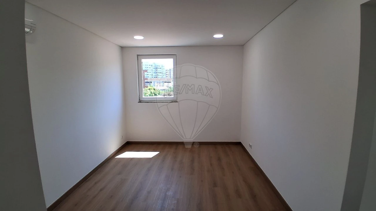 Apartamento T2 para Arrendamento em Mafamude e Vilar do Paraíso Foto 1