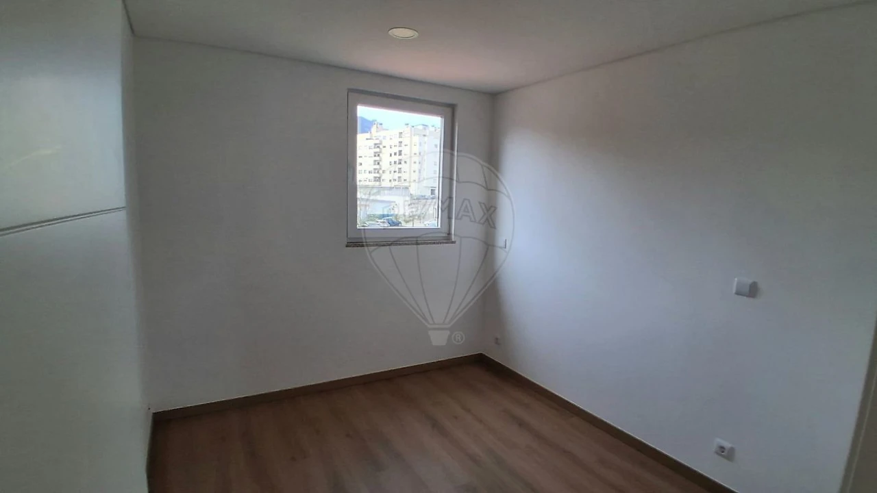 Apartamento T2 para Arrendamento em Mafamude e Vilar do Paraíso Foto 7