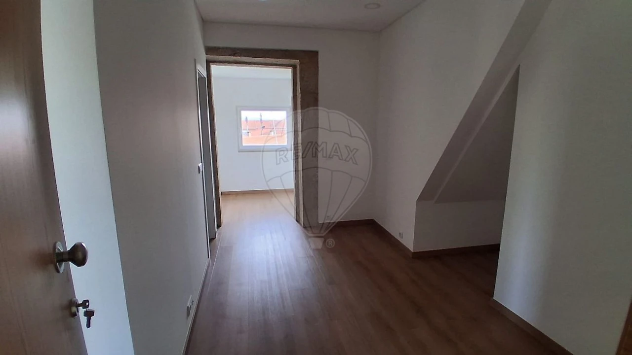 Apartamento T1 para Arrendamento em Mafamude e Vilar do Paraíso Foto 2