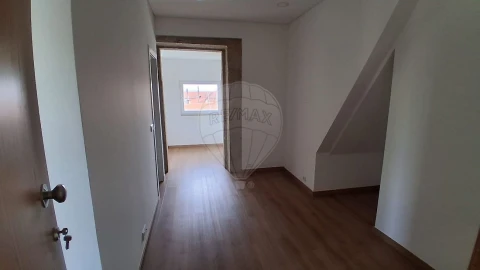 Apartamento T1 para Arrendamento em Mafamude e Vilar do Paraíso