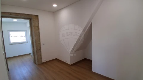 Apartamento T1 para Arrendamento em Mafamude e Vilar do Paraíso