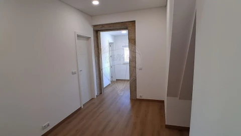 Apartamento T1 para Arrendamento em Mafamude e Vilar do Paraíso