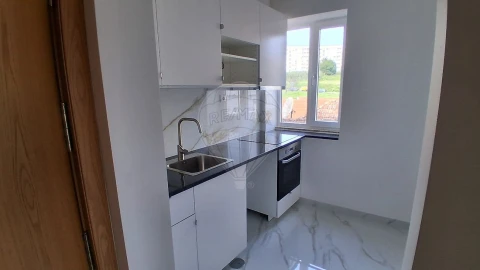 Apartamento T1 para Arrendamento em Mafamude e Vilar do Paraíso