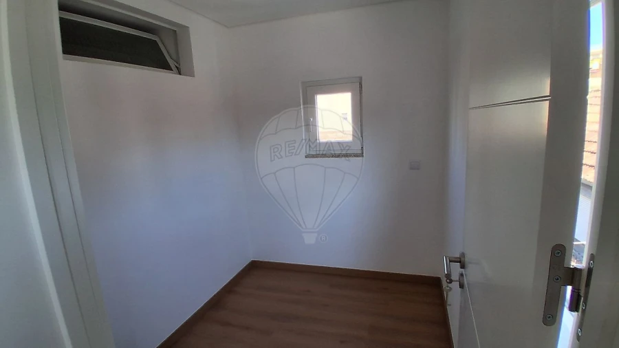 Apartamento T1 para Arrendamento em Mafamude e Vilar do Paraíso Foto 6
