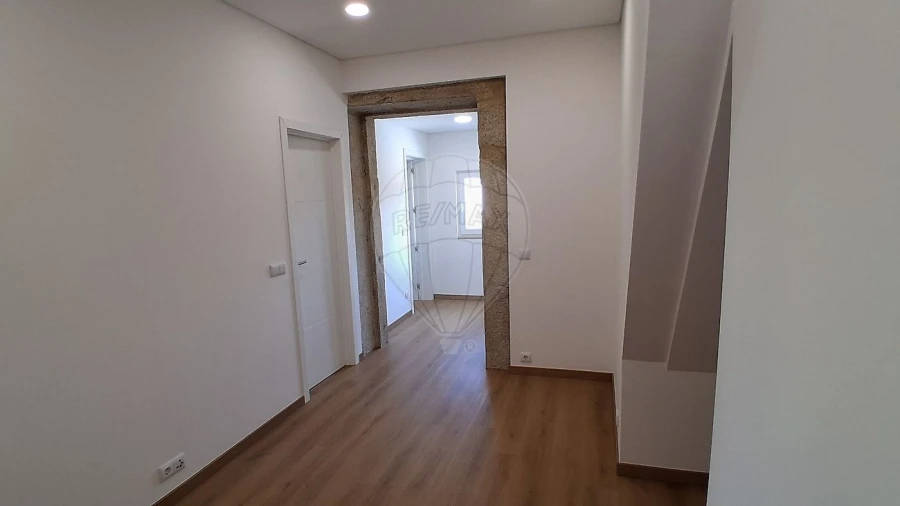 Apartamento T1 para Arrendamento em Mafamude e Vilar do Paraíso Foto 2