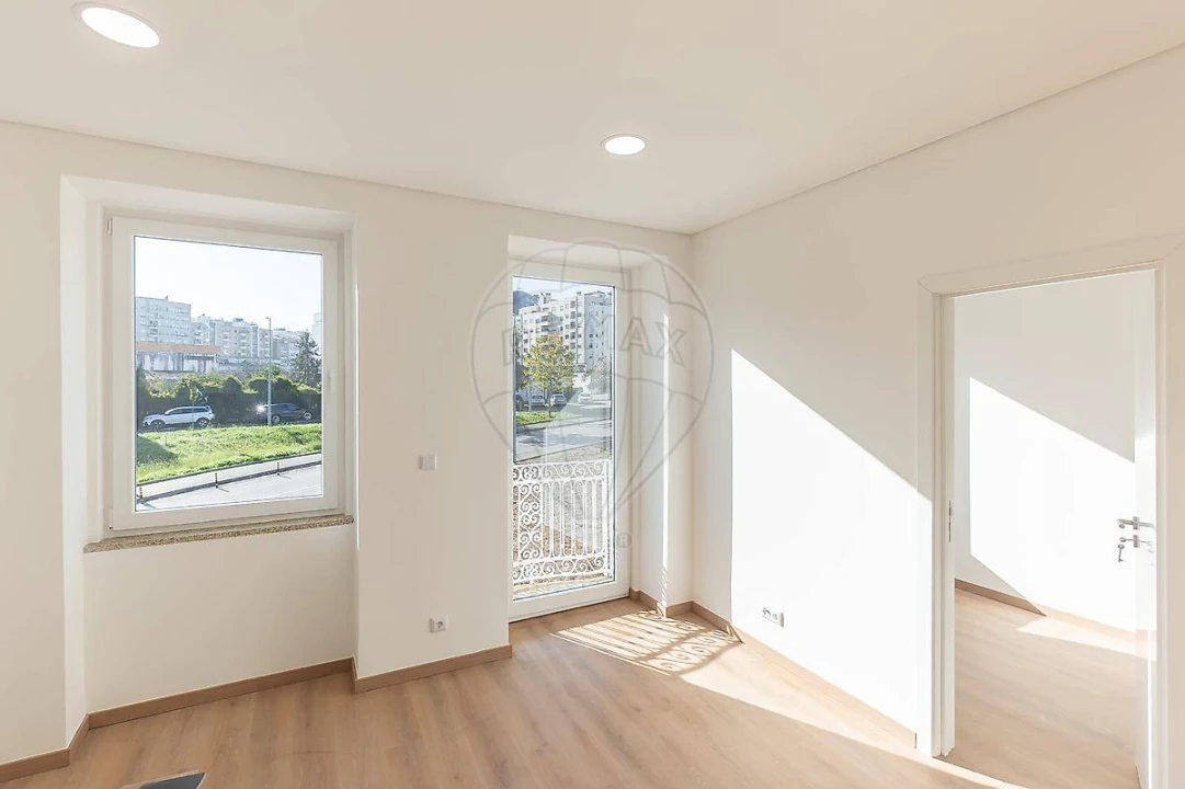 Apartamento T1 para Arrendamento em Mafamude e Vilar do Paraíso Foto 2