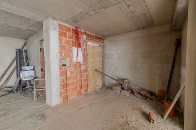 Moradia T4 para Venda em Sapataria