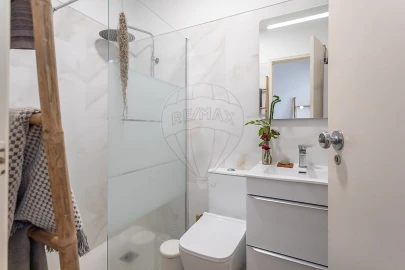 Apartamento T3 para Venda em Santa Maria e São Miguel, São Martinho, São Pedro Penaferrim