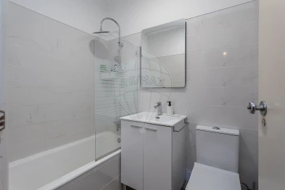 Apartamento T3 para Venda em Santa Maria e São Miguel, São Martinho, São Pedro Penaferrim