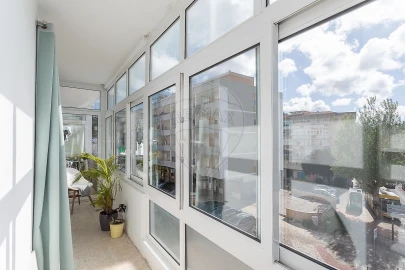 Apartamento T3 para Venda em Santa Maria e São Miguel, São Martinho, São Pedro Penaferrim