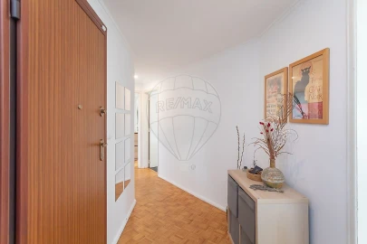 Apartamento T3 para Venda em Santa Maria e São Miguel, São Martinho, São Pedro Penaferrim