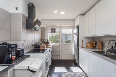 Apartamento T3 para Venda em Santa Maria e São Miguel, São Martinho, São Pedro Penaferrim