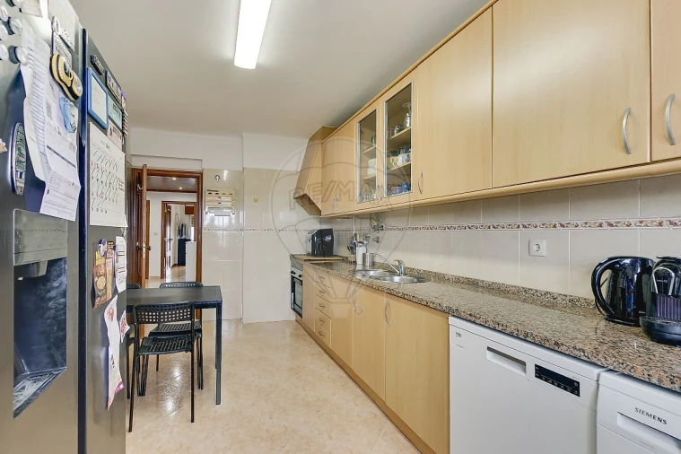 Apartamento T2 para Venda em Queluz e Belas Foto 9