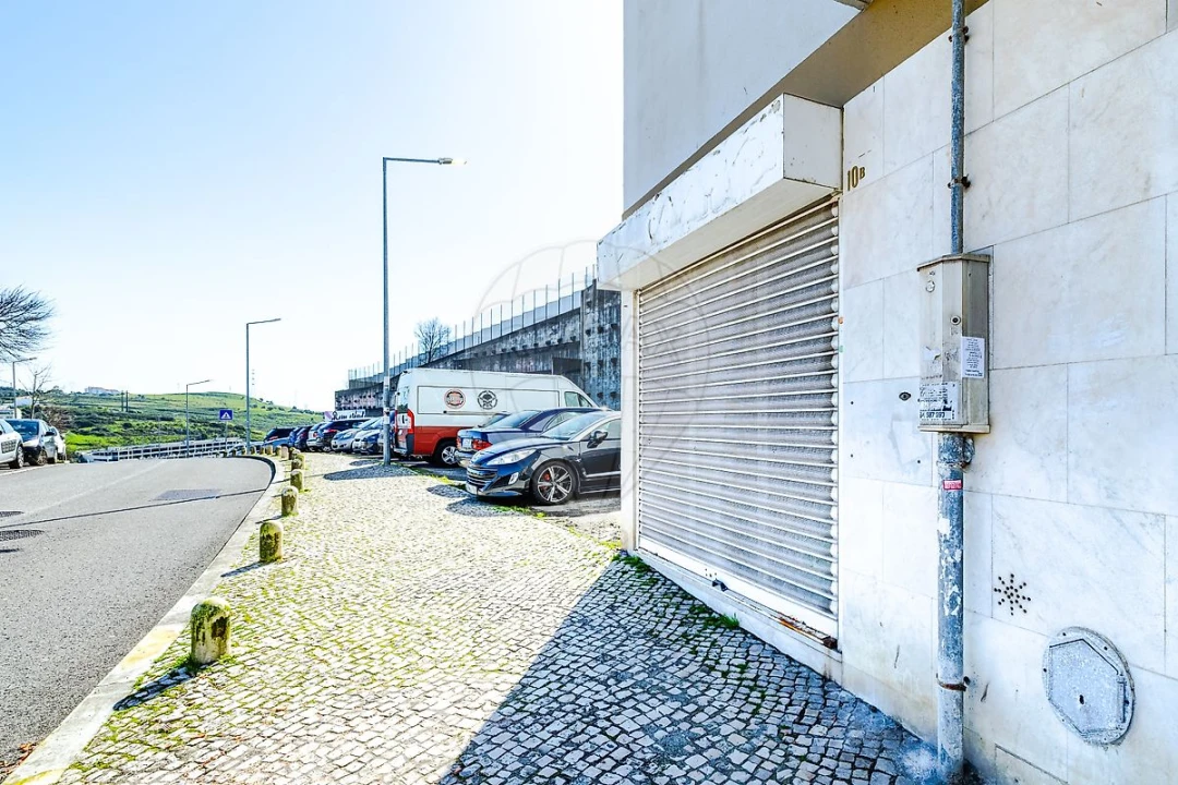 Loja para Arrendamento em Cacém e São Marcos Foto 14