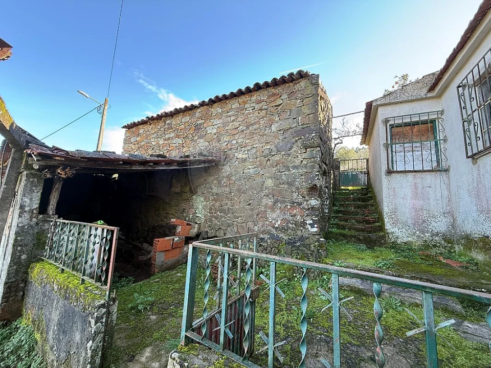 Moradia T2 para Venda em Cumeada e Marmeleiro Foto 1