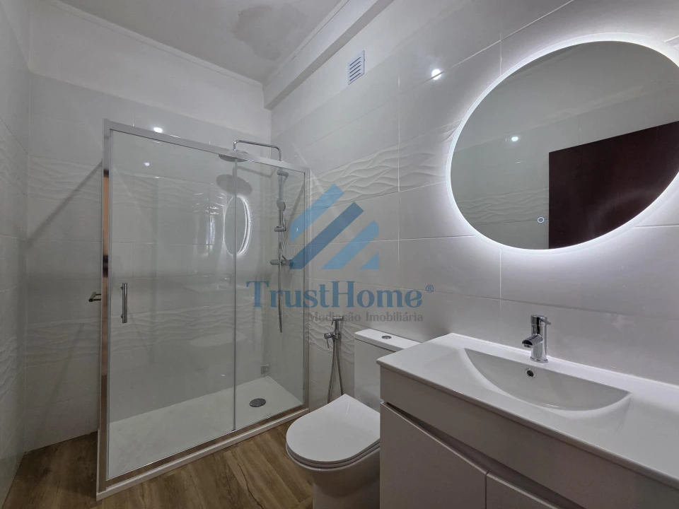 Apartamento T2 para Venda em Amora Foto 14