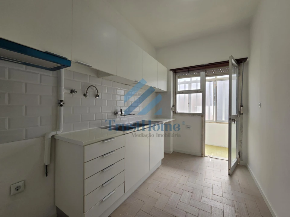 Apartamento T2 para Venda em Amora Foto 16