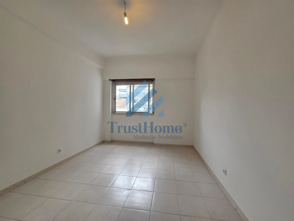 Apartamento T2 para Venda em Amora Foto 2