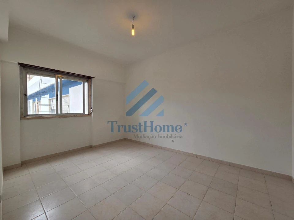 Apartamento T2 para Venda em Amora Foto 3